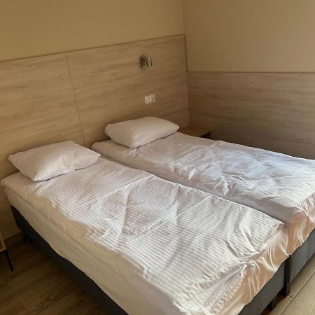 Ludowa Restauracja & Noclegi Kietrz Ngoại thất bức ảnh