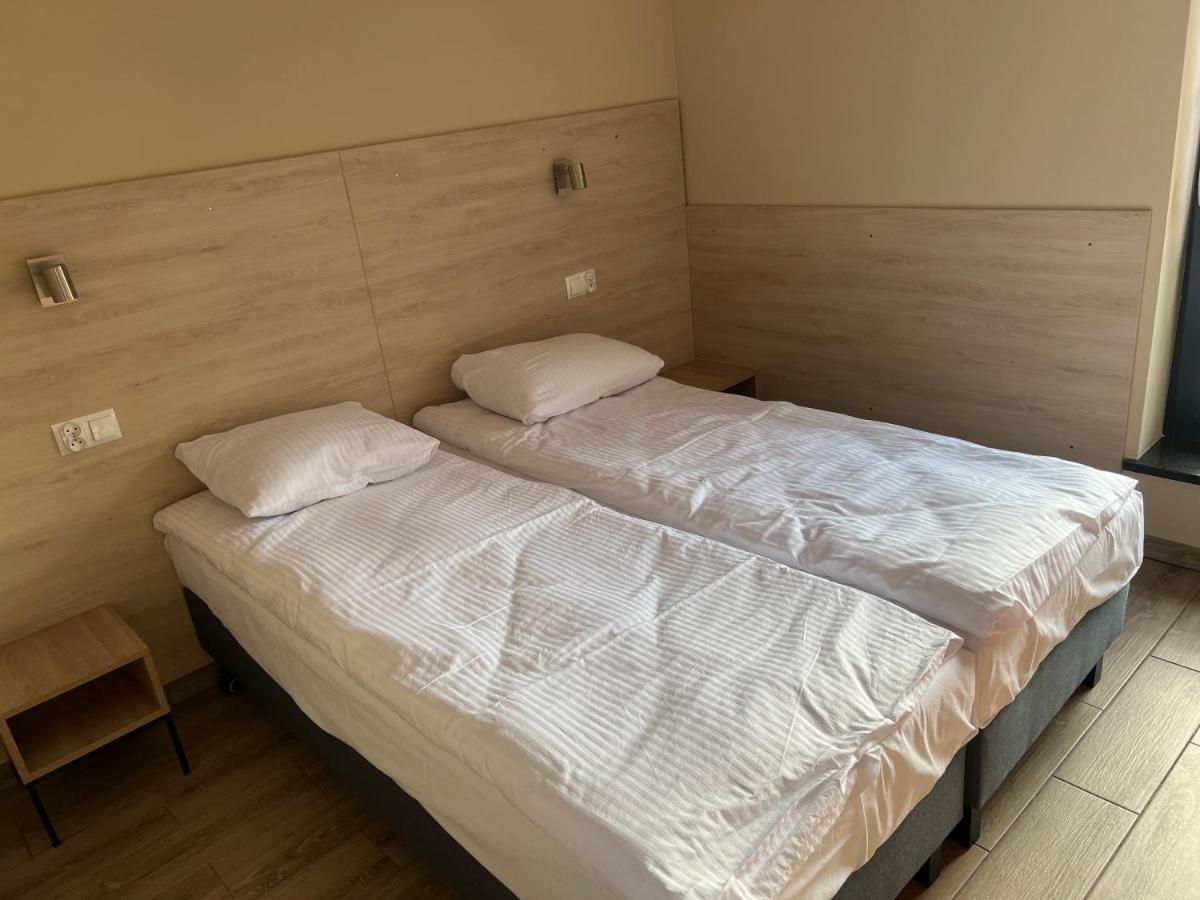Ludowa Restauracja & Noclegi Kietrz Ngoại thất bức ảnh
